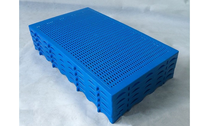 Pallet nhựa l&oacute;t s&agrave;n